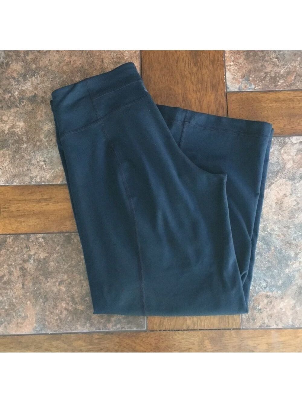 Under Armour capris - Picture 2 of 4